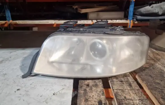 Audi A6 S6 C5 4B Headlight/headlamp