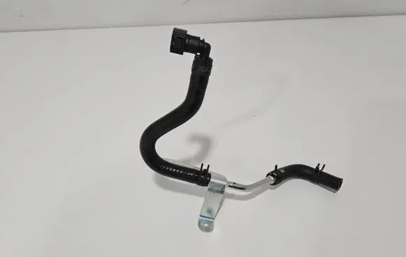 Toyota Aygo X Fuel injector supply line/pipe 