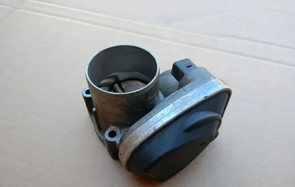 Renault Scenic II - Grand scenic II Throttle valve 8200190230