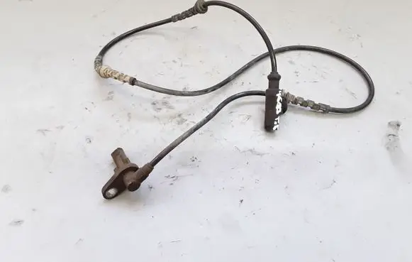Land Rover Discovery 3 - LR3 ABS brake wheel speed sensor AT5B2