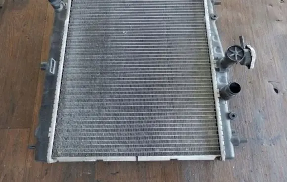 Nissan Note (E11) Coolant radiator 2146085E00