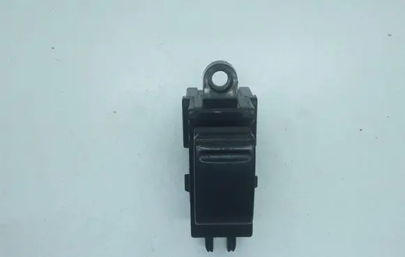 Nissan Primera Electric window control switch 25411AV600 C8DD705N