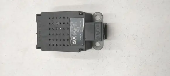 Volkswagen Golf V Antenna control unit 5M0035570B