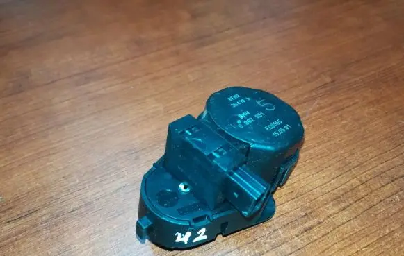 BMW 3 E46 Intake manifold valve actuator/motor 6902851