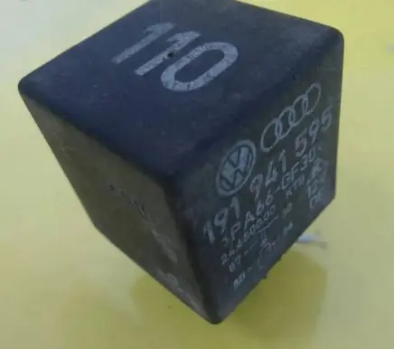 Volkswagen Golf III Other relay 191941595 24680000