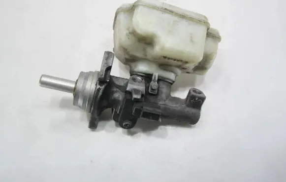 Volkswagen Golf V Master brake cylinder 1K1611301D 03350886321
