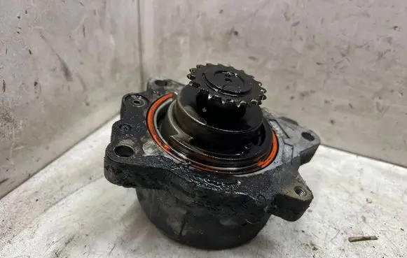 Nissan Almera Tino Vacuum pump A40402