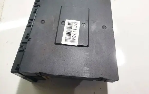 Volkswagen PASSAT CC Fuse box set 3C8937049