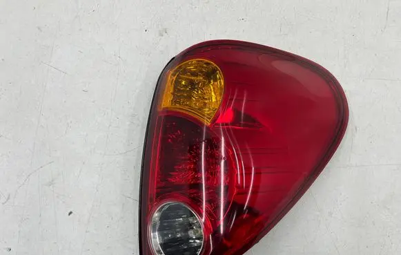 Mitsubishi L200 Rear/tail lights