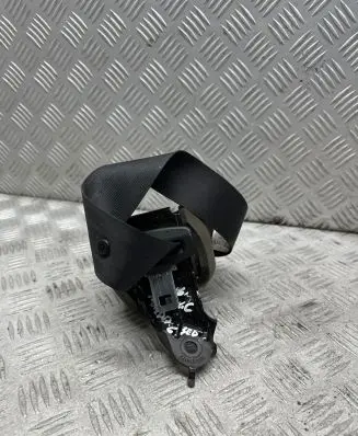 Mazda 6 Rear seatbelt