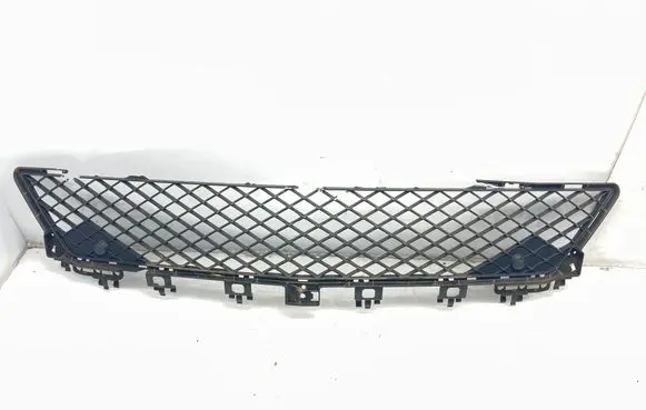 Mercedes-Benz C W204 Front bumper lower grill A2048850853