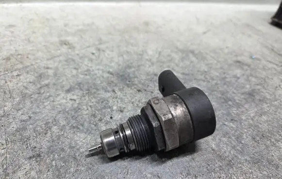 Audi Q7 4L Fuel pressure regulator 0281006254