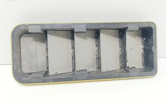 Volvo V60 Quarter panel pressure vent 8623444