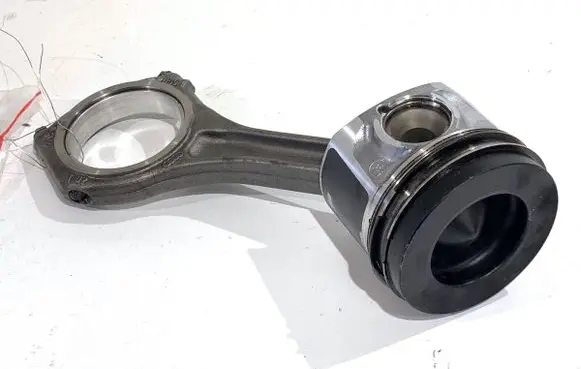 Audi A6 S6 C7 4G Piston with connecting rod 059H