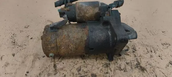 Opel Vivaro Starter motor 