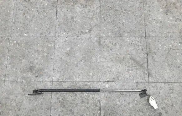 Seat Ibiza I (021A) Tailgate strut 