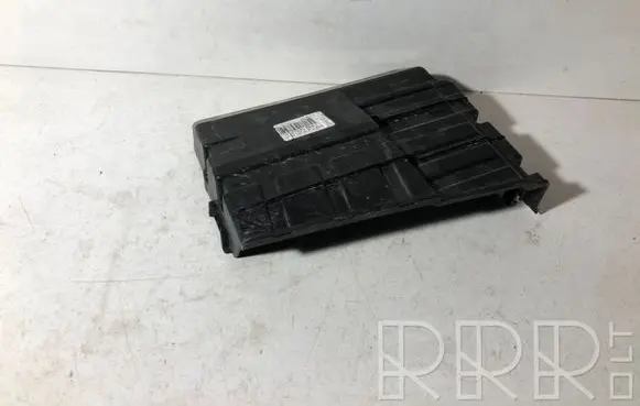 Peugeot 5008 Fuse box cover 9821379280