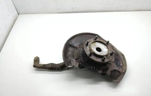 Toyota Land Cruiser (J150) Front wheel hub spindle knuckle