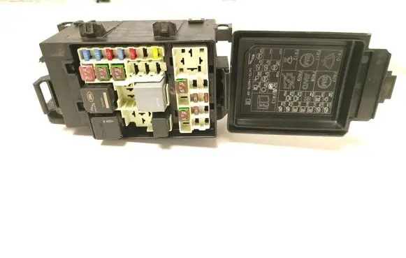 Jaguar XE Fuse module GX7314A076DA