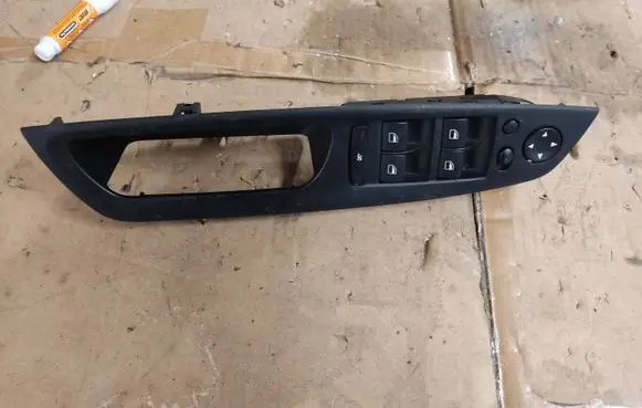 BMW X5 E70 Electric window control switch 9122121