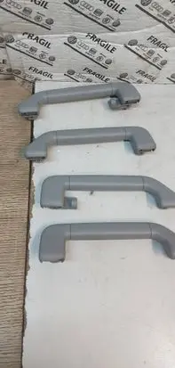 Volkswagen Touareg I Front interior roof grab handle 7L0857603A