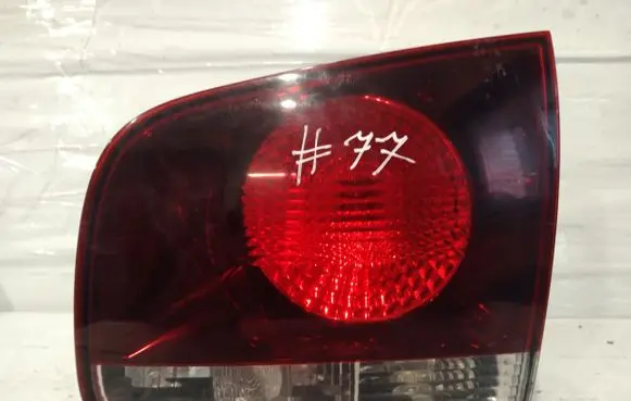 Volkswagen Touareg I Tailgate rear/tail lights