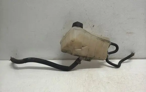 Mercedes-Benz Citan W415 Coolant expansion tank/reservoir 8200455786