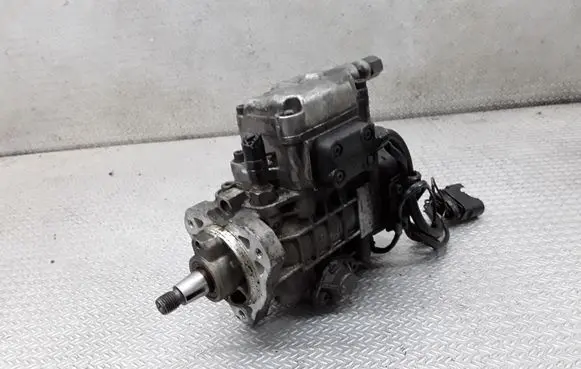 Skoda Octavia Mk1 (1U) Fuel injection high pressure pump 0460404977