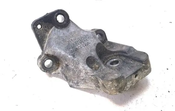 Volvo XC70 Engine mounting bracket 307415676