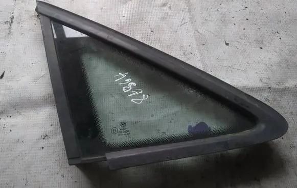 Volkswagen Touran I Front triangle window/glass as2
