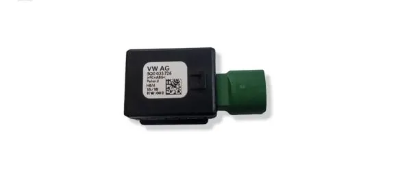 Volkswagen PASSAT B8 USB socket connector 5Q0035726