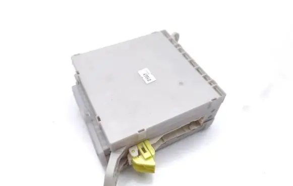 Lexus LS 460 - 600H Fuse module 82672-50330