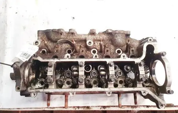 Toyota Yaris Verso Engine head 