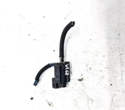 Volkswagen PASSAT B4 Valve vacuum 72234100