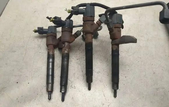 KIA Ceed Fuel injectors set 0445110320