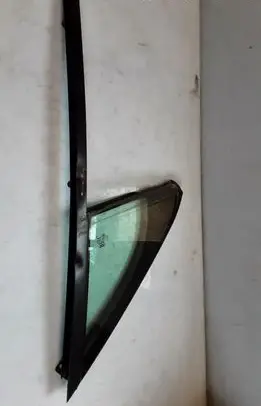 Rear vent window glass