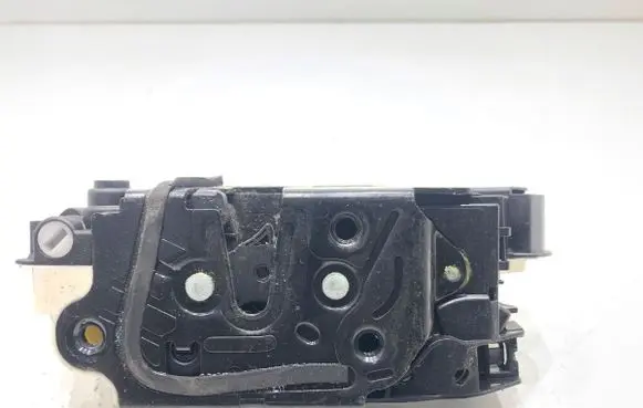 Skoda Superb B6 (3T) Rear door lock 5N0839015D