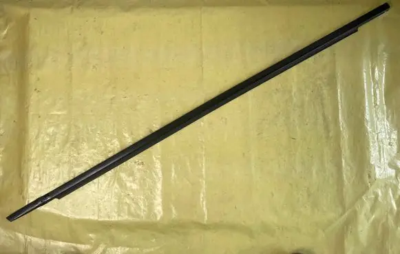 Mercedes-Benz A W169 Front door glass trim molding A1697250865 A1697251465