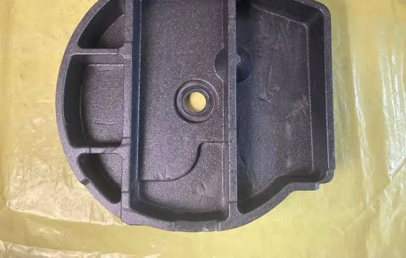Mercedes-Benz C W203 Spare wheel section trim A2098980107