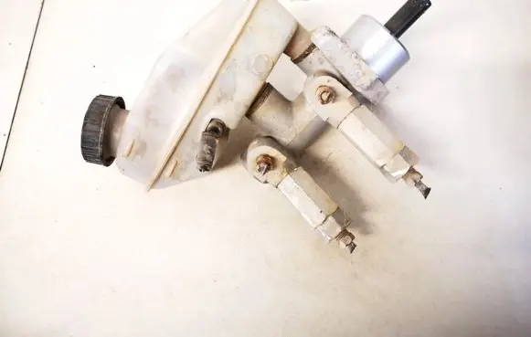 Nissan Almera Tino Master brake cylinder 427962