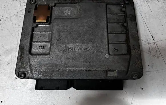 Skoda Fabia Mk1 (6Y) Engine control unit/module 03E906033A 5WP4012007