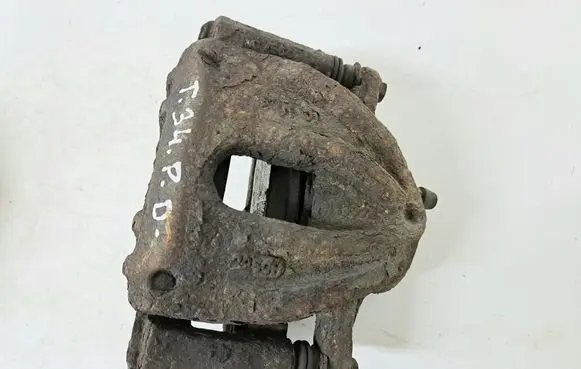 Toyota Corolla Verso AR10 Front brake caliper