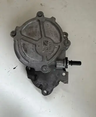 Volkswagen T-Roc Vacuum pump 05L145100B