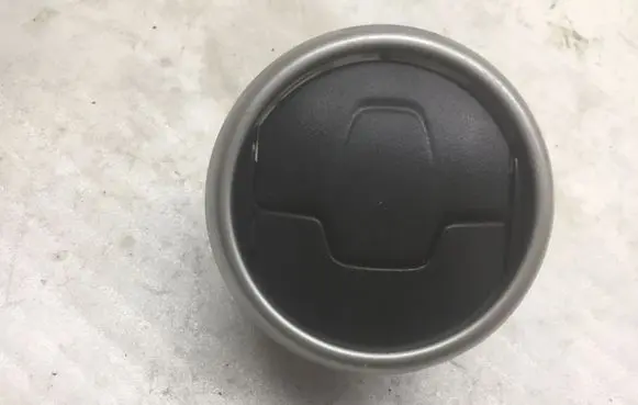 Nissan Qashqai Dash center air vent grill