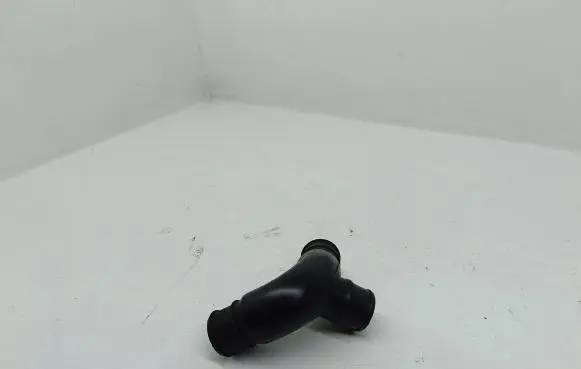 Audi A4 S4 B7 8E 8H Engine coolant pipe/hose 06B103221H
