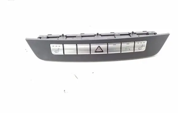 Mercedes-Benz C W204 Seat heating switch A2049050302