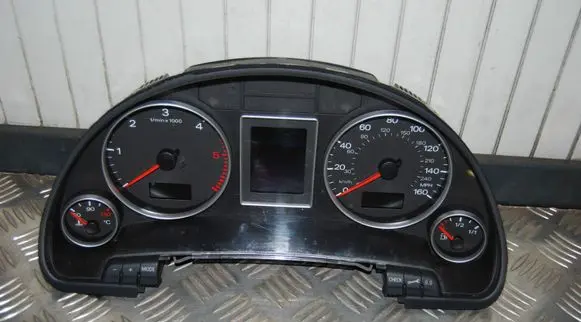 Audi A4 S4 B7 8E 8H Speedometer (instrument cluster) 8E0920951E