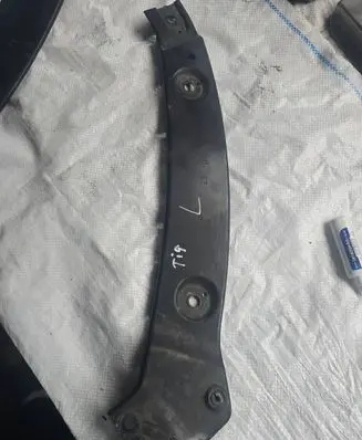 Volkswagen Tiguan Radiator support slam panel bracket 5N0805932B