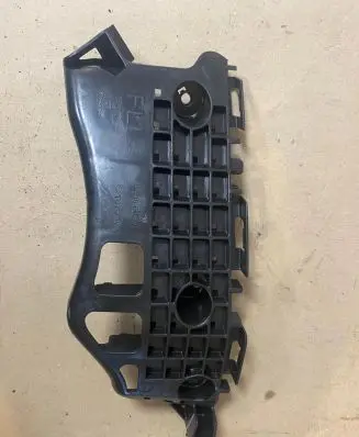 Toyota C-HR I Front bumper mounting bracket 52536F4010