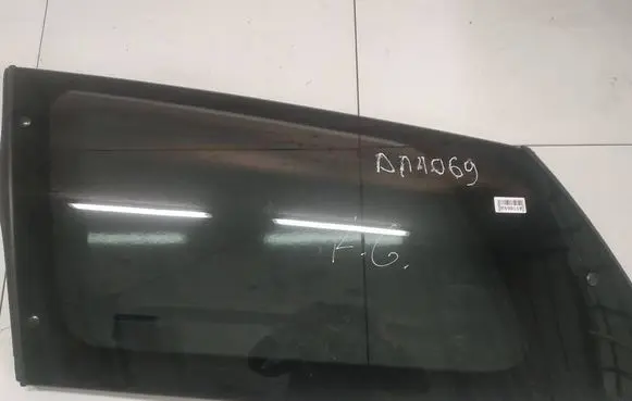 Toyota Previa (XR30, XR40) II Rear side window as3